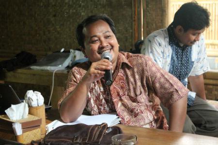 http://cdn.idntimes.com/content-images/post/old/eac2b-yhanny_kebebasaninformasiorg.jpg