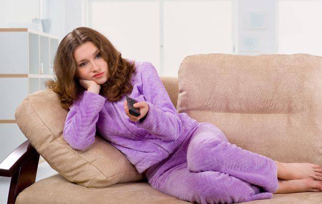 http://cdn.idntimes.com/content-images/post/old/eba07-tv-watching-timeslive_co_za.jpg