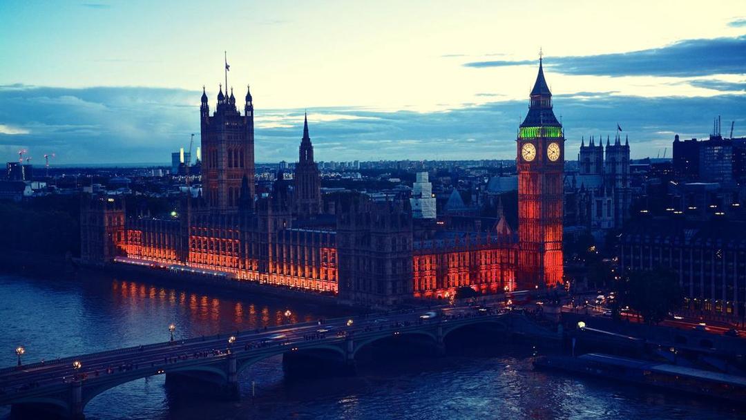 http://cdn.idntimes.com/content-images/blog/20160610/england-wallpaper-14-1f03740ac316351cf20758c1de7ac2d2.jpg