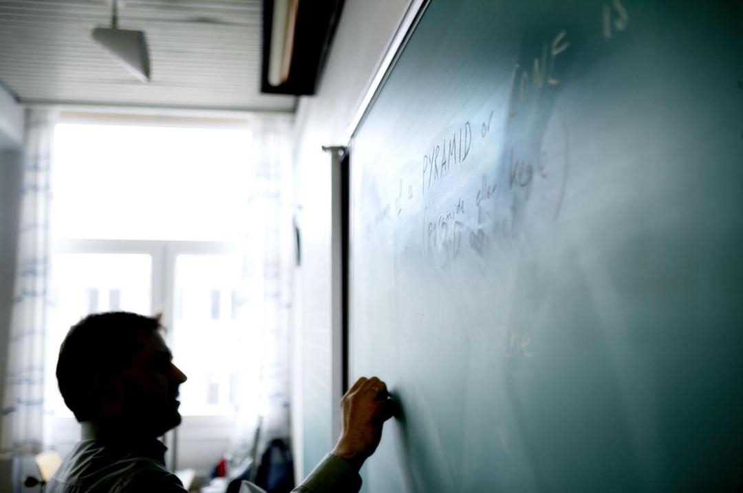 http://cdn.idntimes.com/content-images/post/20160802/english-teaching-by-scanpix-b4effc94fa0fe4ae7cfb14b3d64a2333.jpg