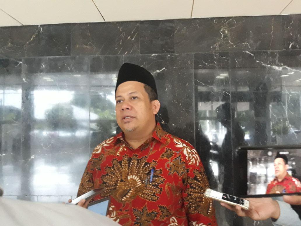https://cdn.idntimes.com/content-images/post/20180130/fahri-983a801682bf89f1396d7ecbf4b2db3b.jpg