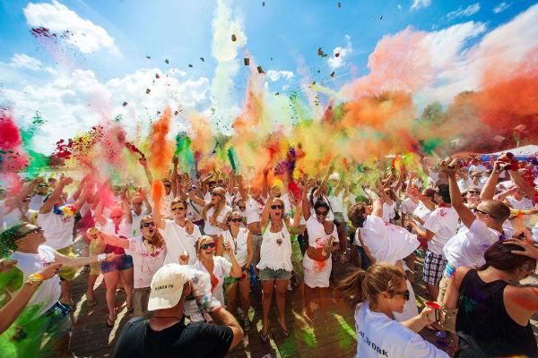 http://cdn.idntimes.com/content-images/post/20160226/festival-fallinginlolcom-w600-h1000-a639be98e3b44130bf9fe880b099cb8b.jpg