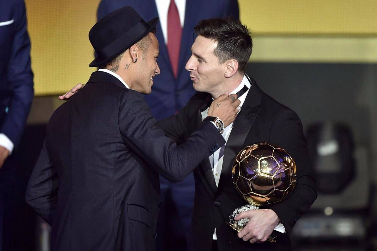 http://cdn.idntimes.com/content-images/post/20160112/fifa-ballon-dor-gala-2015-7b75af012f0b1c1c48d05a253c3c8cca.jpg