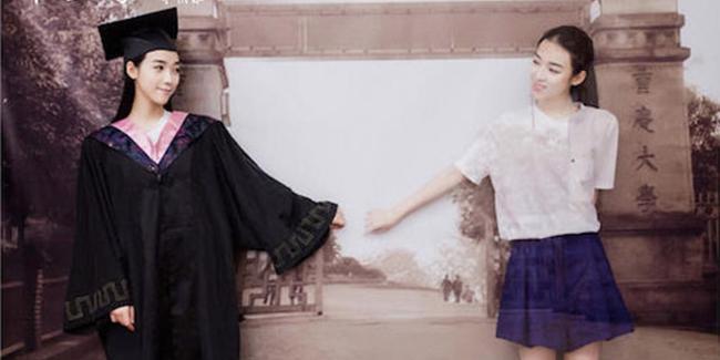 http://cdn.idntimes.com/content-images/post/20160628/foto-wisuda-unik-gadis-berfoto-dengan-hantu-dirinya-4441d6687d54947c18a7425d99891ca2.jpg