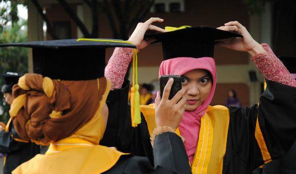 http://cdn.idntimes.com/content-images/post/20151029/freshgrad2.jpg
