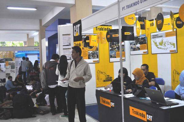 http://cdn.idntimes.com/content-images/post/20151029/freshgrad5.jpg