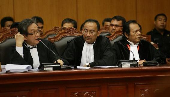http://cdn.idntimes.com/content-images/post/20150912/gaji5_pengacara.jpg