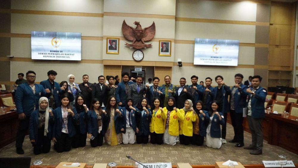 Delegasi Mahasiswa Fakultas Hukum Audiensi Pekan Progresif 2024 Dengan Komisi III DPR RI