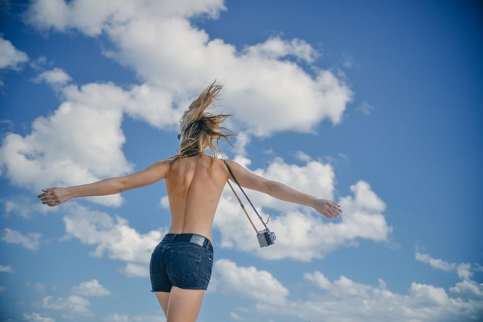 https://cdn.idntimes.com/content-images/post/20160917/girl-677576-960-720-6d6f15634ded9484490c96db208830ef.jpg