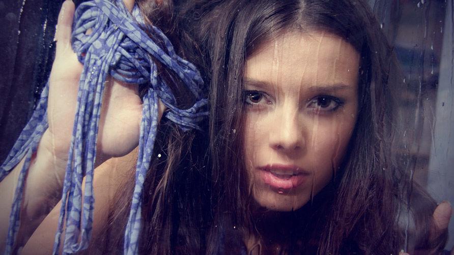http://cdn.idntimes.com/content-images/post/20160527/girl-looking-through-a-rainy-window-72093829a17c3d39864b7e2517295d04.jpg