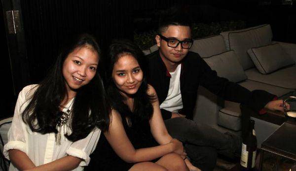 http://cdn.idntimes.com/content-images/post/20160120/gita-gutawa-derby-romero-1ff910a7e08f5fee748c87813c9ac499.jpg