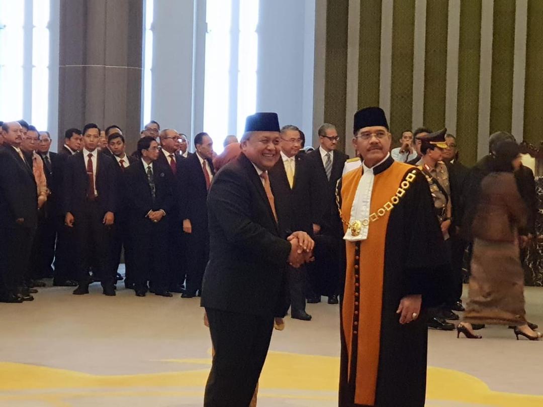 https://cdn.idntimes.com/content-images/post/20180524/gubernur-bi-3-37ef58faa6f0cb975734d5bd1d667bc2.jpg