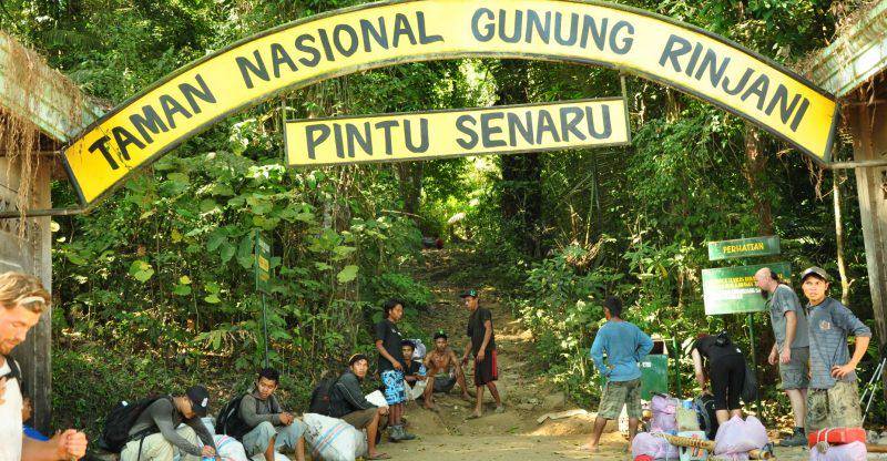 https://cdn.idntimes.com/content-images/post/20180422/gunung-rinjani-2-e26696ad3937945c4da44af1c8bbbcec.jpg