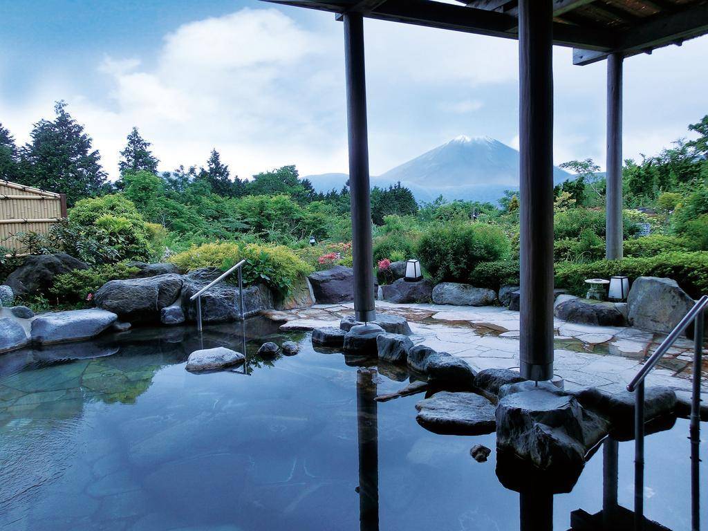 https://cdn.idntimes.com/content-images/post/20171128/hakone-onsen-7173aaef6bf05b8f141ca2494f784dbd.jpg
