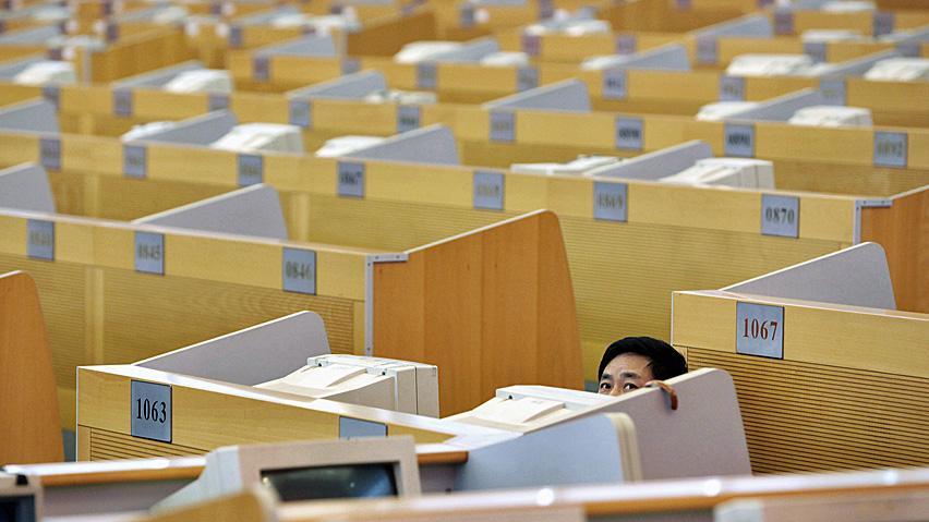 http://cdn.idntimes.com/content-images/post/20160726/hi-office-cubicle-b246af38b4c035d5078f681d85a2973d.jpg
