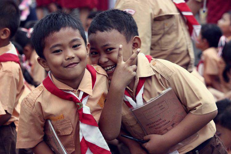 https://cdn.idntimes.com/content-images/post/20170509/hipwee-anak-indonesia-750x500-10e7d01bba8bf90c2e6b0c0041350e8f.jpg