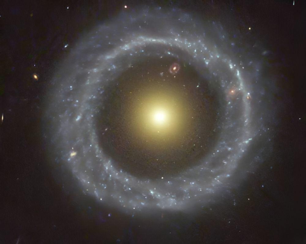 5 Fakta Hoag's Object, Sebuah Galaksi di dalam Galaksi?