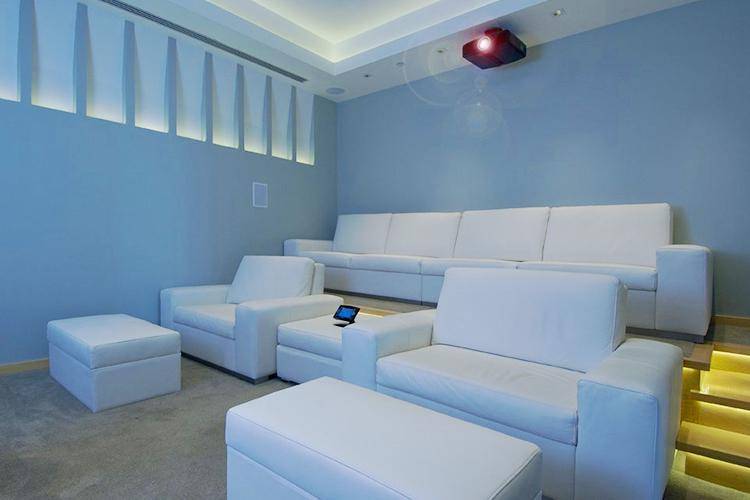 https://cdn.idntimes.com/content-images/post/20161223/home-theatre-2-72074df93d2c1bd95baac55ca9e7d6e0.jpg