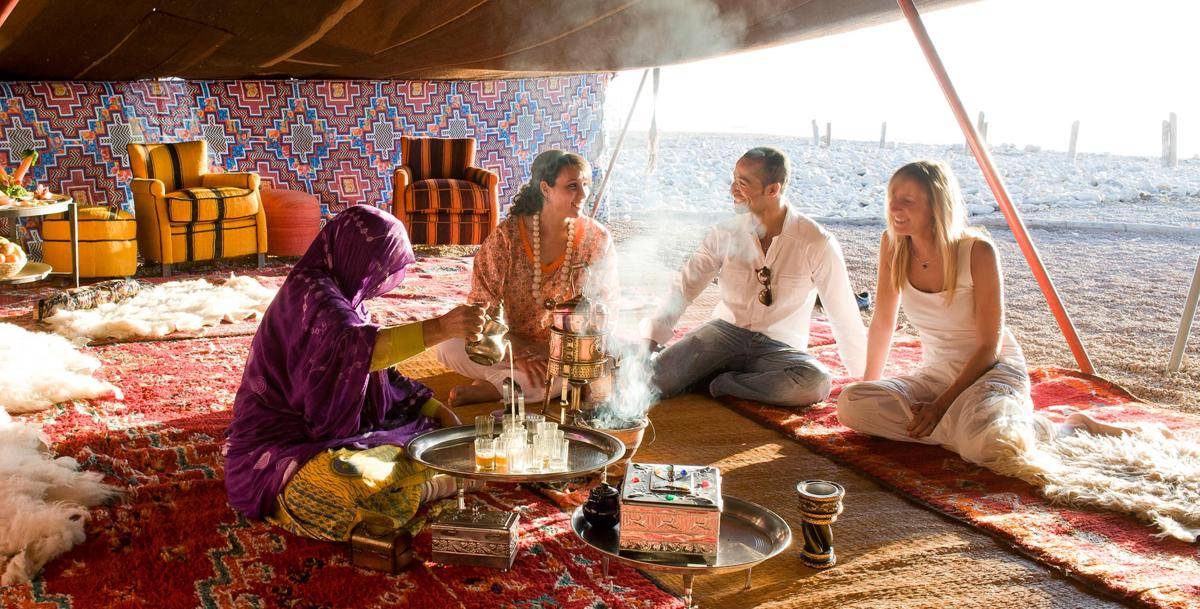http://cdn.idntimes.com/content-images/post/20160607/honeymoon6-b3f761362a186fe028bfc3155e47bc15.jpg