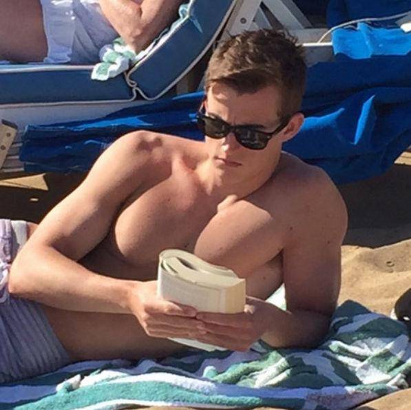 http://cdn.idntimes.com/content-images/post/20160226/hot-dudes-26-816c1ddff132bdfee32a4c08c207ffa6.jpg