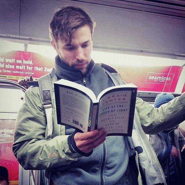 http://cdn.idntimes.com/content-images/post/20160226/hot-dudes-3-f99a715f8a29e4a12a09b5d80befecf2.jpg