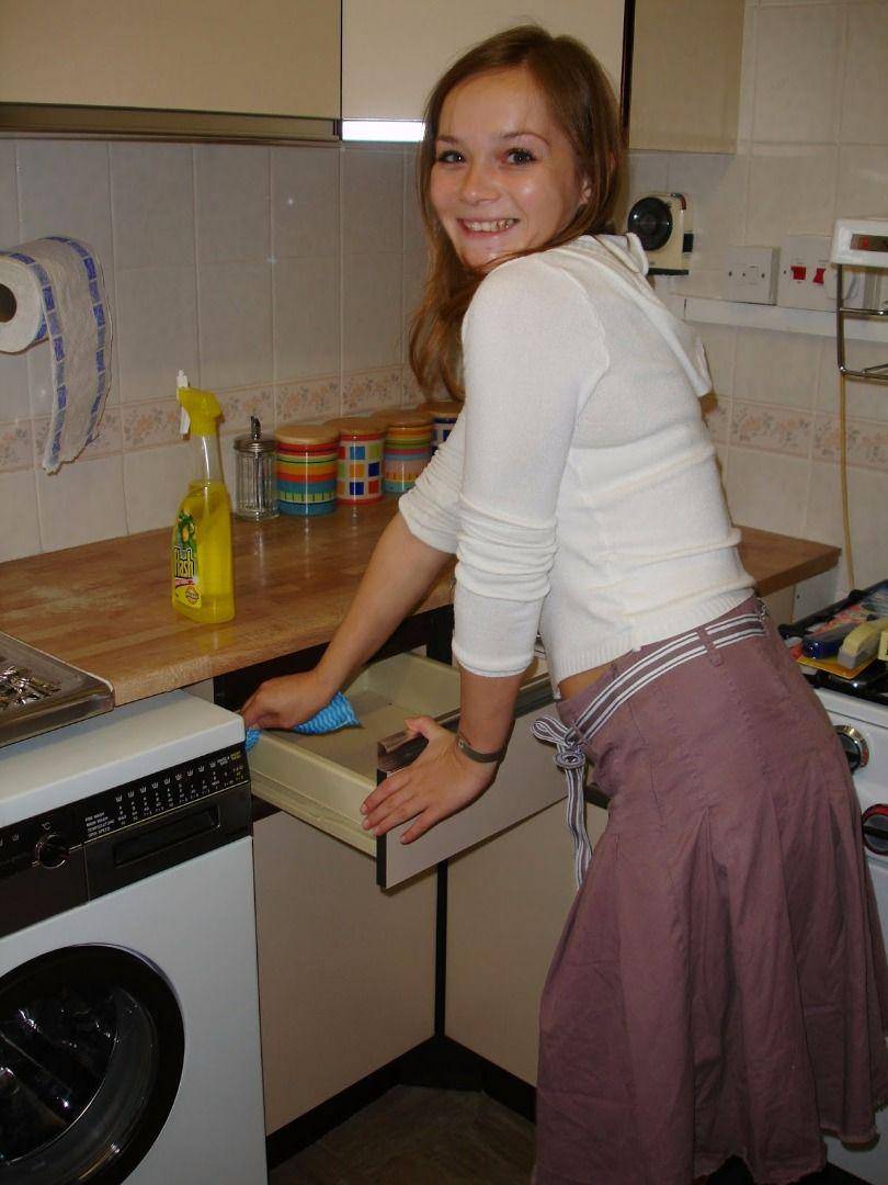 http://cdn.idntimes.com/content-images/post/20160219/housewife-92b5a402e29f24cfe7539971b41a487e.JPG
