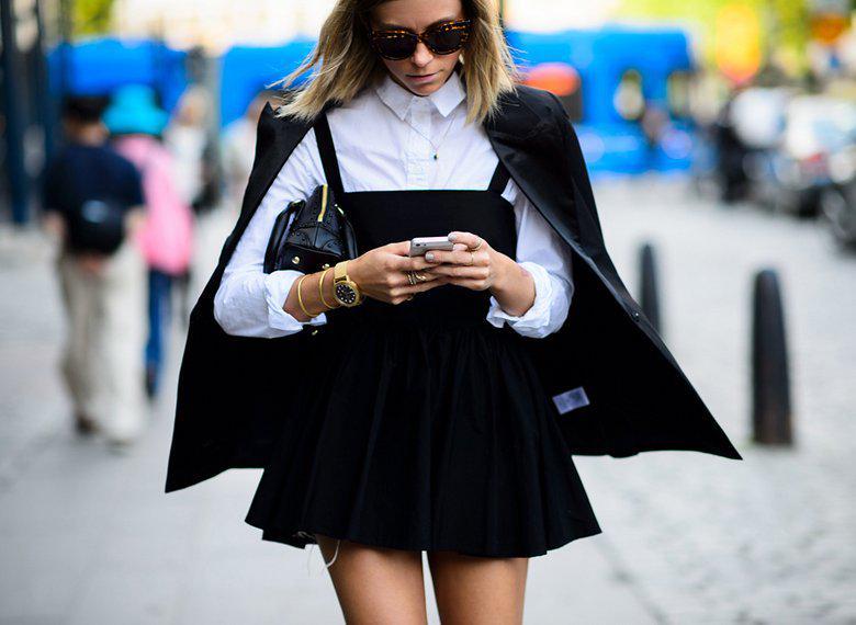 https://cdn.idntimes.com/content-images/post/20161227/how-to-style-your-little-black-dress-the-everygirl-3-8f622baad7d1b4a19299bc437a768638.jpg