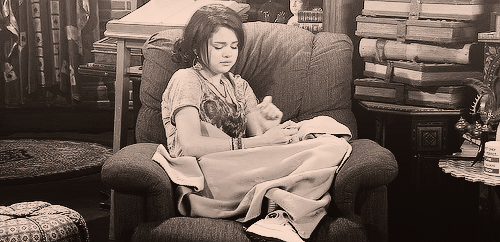 https://cdn.idntimes.com/content-images/post/20160808/http-mashablecom-wp-content-uploads-2013-07-selena-gomez-9b53ecc844823dad89c177e0edce6047.gif