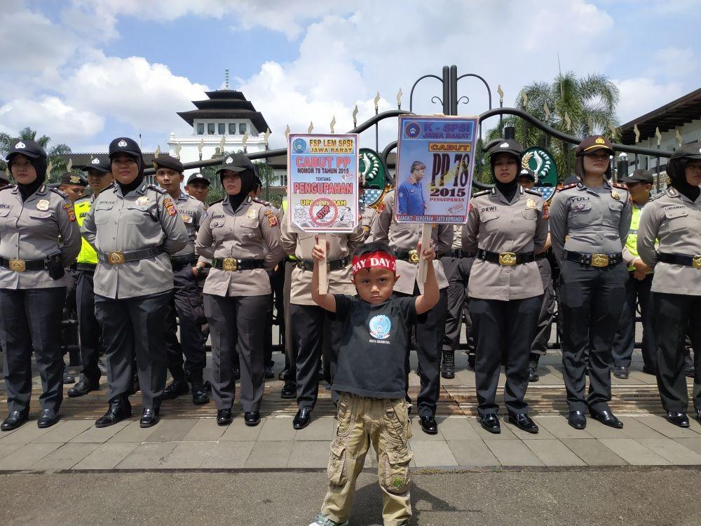 https://cdn.idntimes.com/content-images/post/20190501/img-20190501-112510-7870b11eedf350428d3c014d2dd88973.jpg