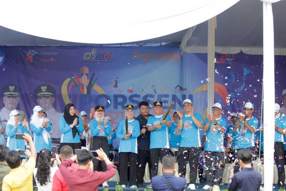 Porseni 2025 Meriah, Ribuan Pelajar SD-SMP Unjuk Gigi di Metro