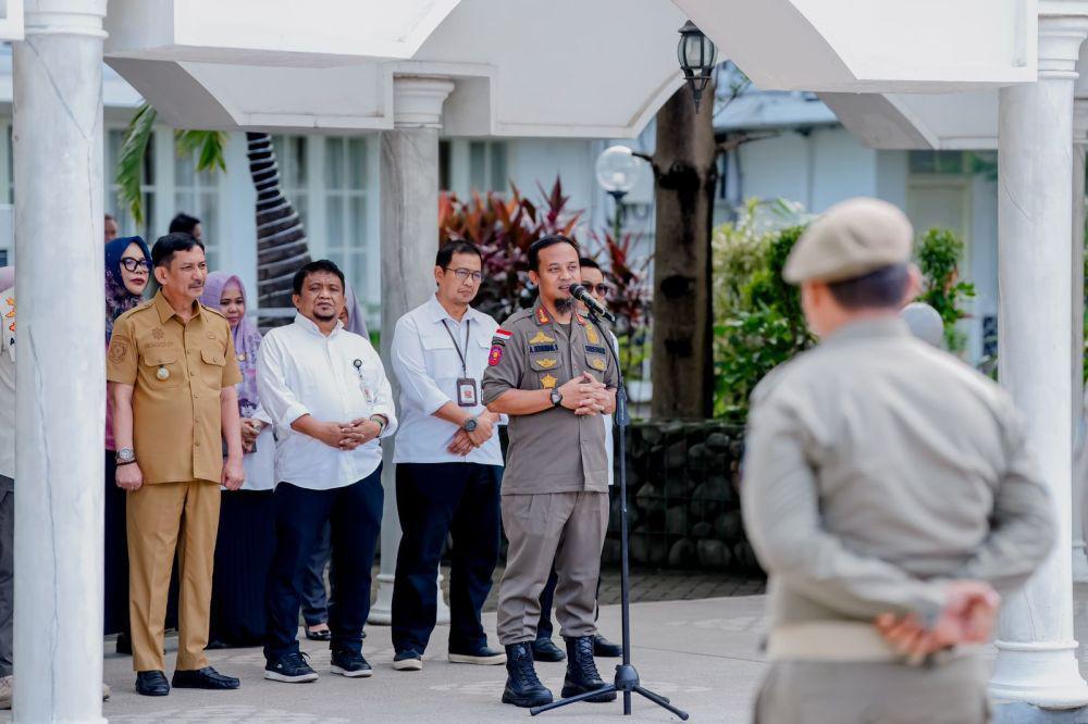 Gubernur Sulsel Lepas Personel Satpol PP Amankan PSU Pilwali Palopo