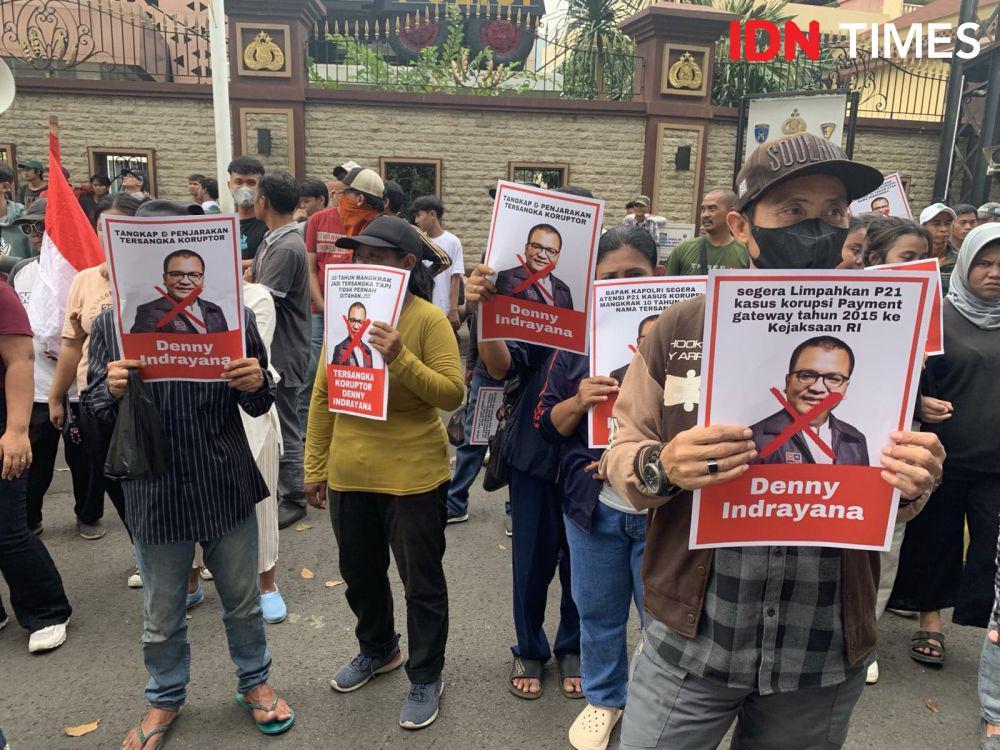 Demo di Mabes Polri Desak Kasus Denny Indrayana Segara Diadili