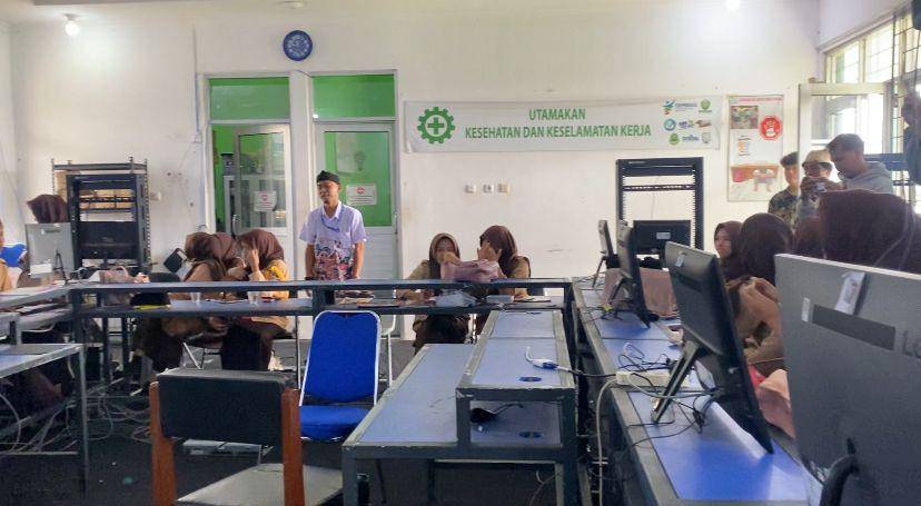 Pembobolan di SMKN 1 Pertanian Sukaraja, Kabupaten Sukabumi (IDN Times/Siti Fatimah)