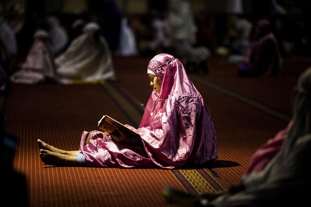 https://cdn.idntimes.com/content-images/post/20170615/indonesian-muslims-observe-first-day-20140628-160758-698-49d0e3a1a2f0c5c2985605f739373548.jpg