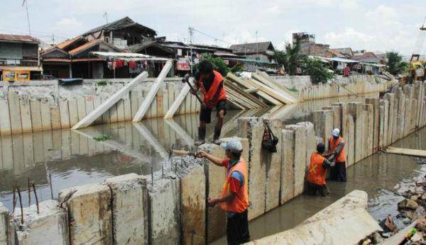 http://cdn.idntimes.com/content-images/post/20150928/jakartanormalisasiciliwung.jpg