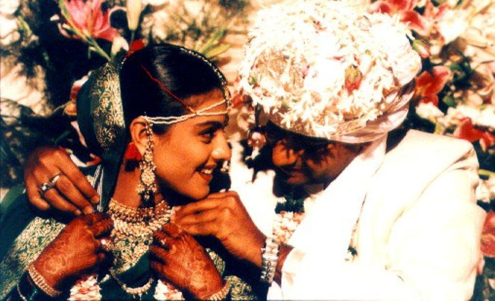 http://cdn.idntimes.com/content-images/post/20160322/kajol-ajay-devgan-wedding-2-04a249cb67bc518fe0f9a09aa2d34990.jpg