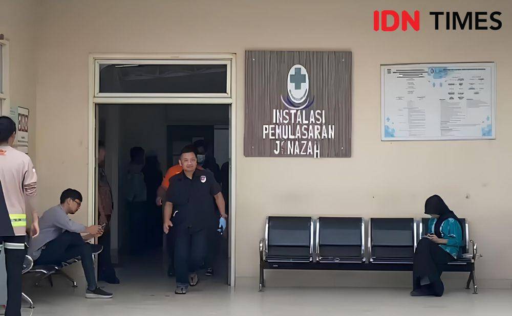 Korban sempat dibawa ke rumah sakit namun tak sempat terselamatkan, Kamis (22/5/2025). (Hendra Lianor/IDN Times)