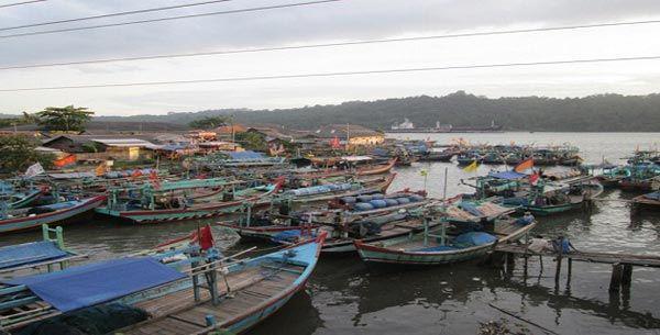 http://cdn.idntimes.com/content-images/post/20151201/kampung-cilacap-kampung-nel-5842240e7c7405bceb10b98197d85e36.jpg