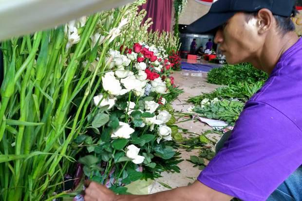 https://cdn.idntimes.com/content-images/post/20170427/karangan-bunga-8-71aefa0235befdec37577114b261b49d.jpeg
