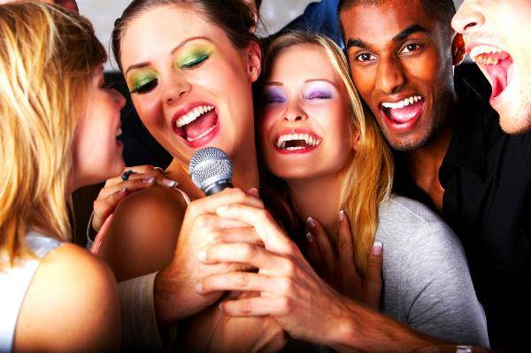 http://cdn.idntimes.com/content-images/post/20150907/karaoke14.jpg