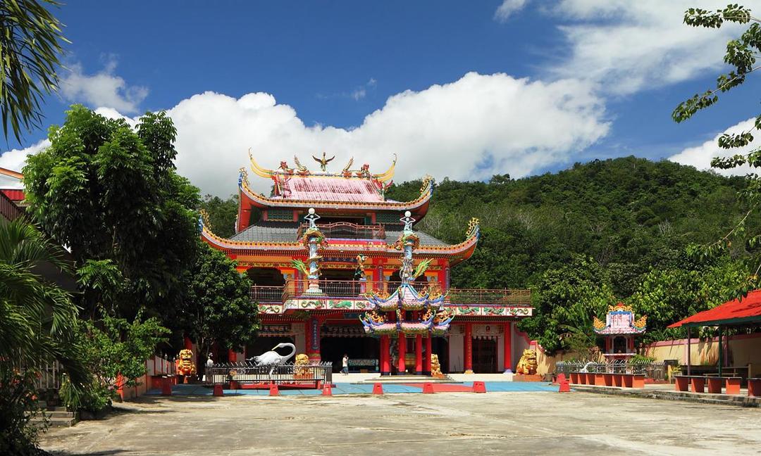https://cdn.idntimes.com/content-images/post/20180115/kelenteng-surga-neraka-singkawang-e2c33268d28146362d70db71288851dd.jpg