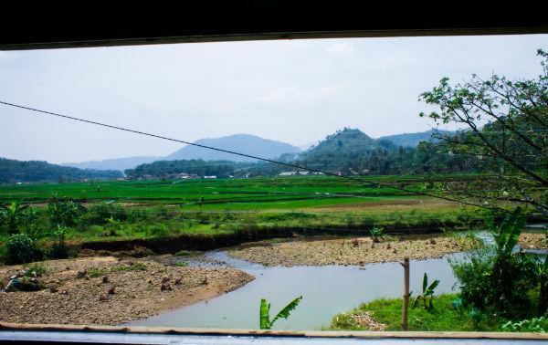http://cdn.idntimes.com/content-images/post/20150928/keretaapi11.jpg