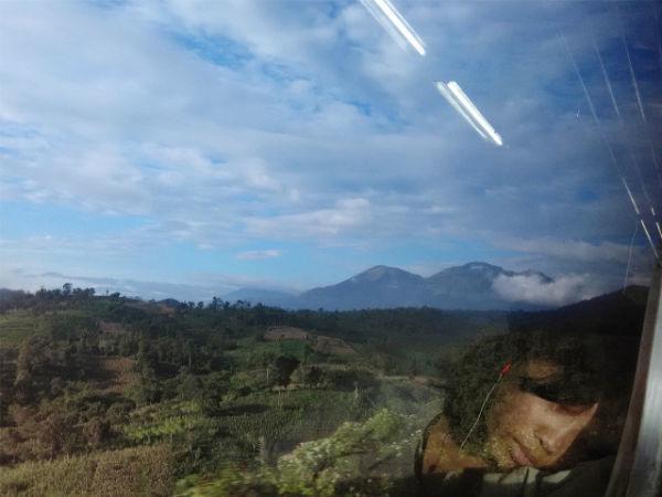 http://cdn.idntimes.com/content-images/post/20150928/keretaapi8.jpg