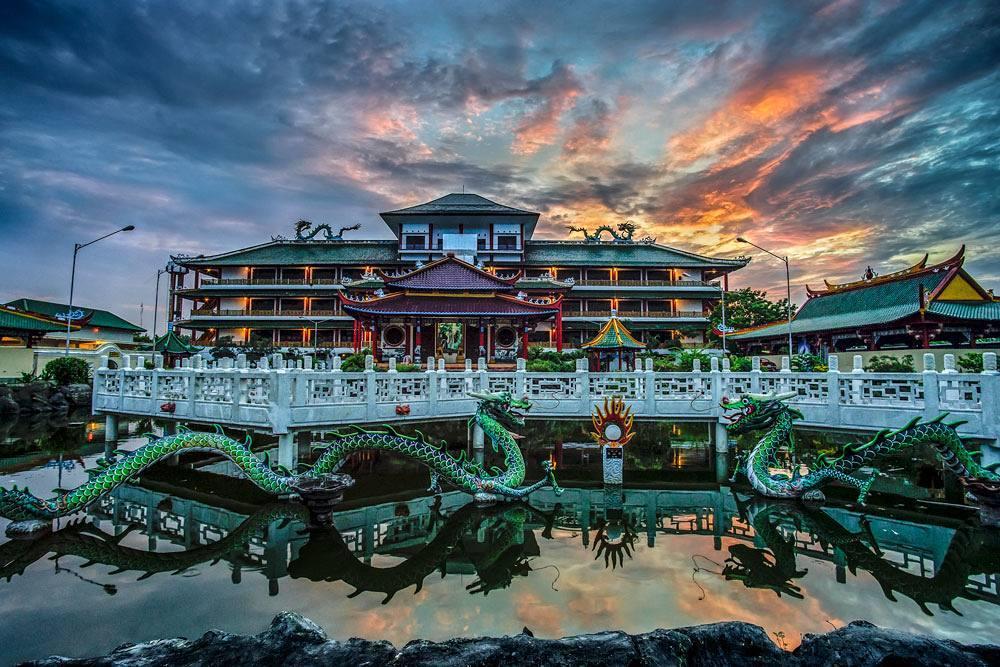 https://cdn.idntimes.com/content-images/post/20180115/klenteng-kwan-sing-bio-tuban-2-c483c48b6bee247013fe7c80b93f6cdf.jpg