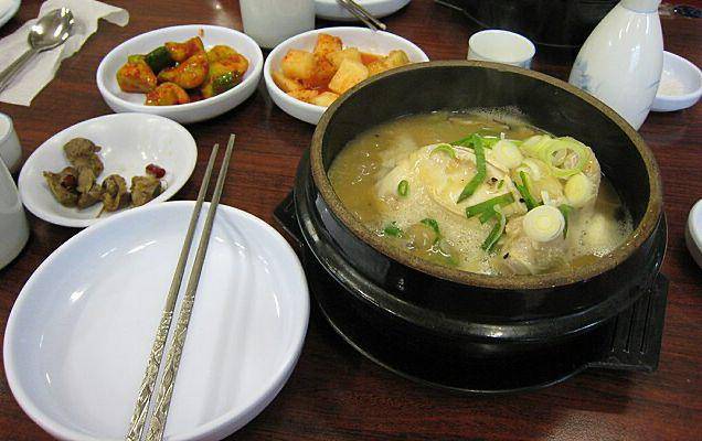 ilustrasi samgyetang (commons.wikimedia.org/karendotcom127)