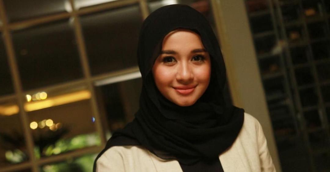http://cdn.idntimes.com/content-images/post/20160208/laudya-chintya-bella-bantah-buka-jilbab-demi-film-9a95795e797d5aa5d748589ff0e6a62b.jpg