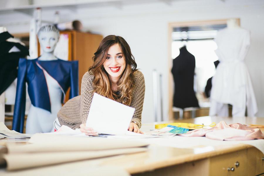 http://cdn.idntimes.com/content-images/post/20160614/learn-how-to-become-a-fashion-designer-869f943b04caf413c121e65046ccb36f.jpg