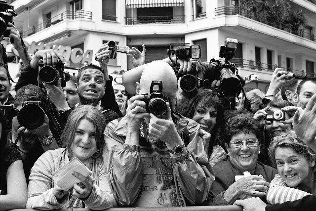 http://cdn.idntimes.com/content-images/post/20160229/lenny-kravitz-flash-photography-exhibition-ss01-584b91819e75d64c54b7e57572260135.jpg