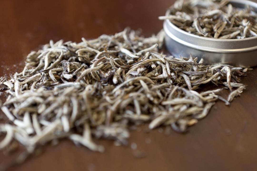 https://cdn.idntimes.com/content-images/post/20170509/loose-white-tea-582cbc775f9b58d5b10313fe-7598b6247f96c6485712d5555cbab40d.jpg