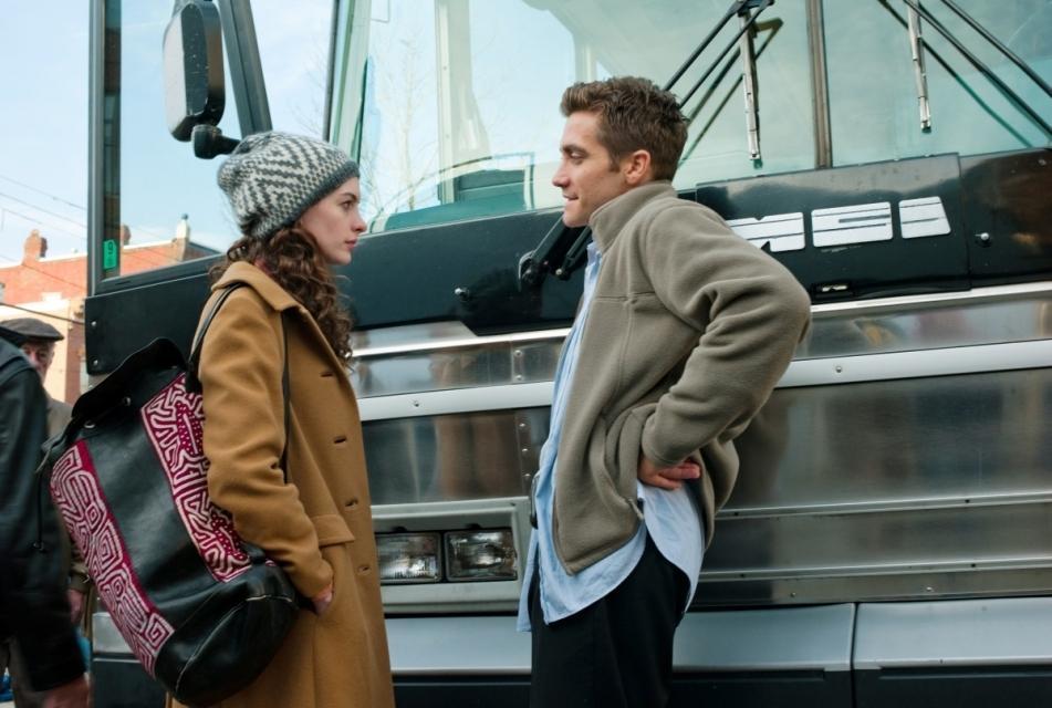 https://cdn.idntimes.com/content-images/post/20170918/love-and-other-drugs-stills-anne-hathaway-and-jake-gyllenhaal-17991444-951-640-452cadf8dcec301cf557150d41f2c7e1.jpg
